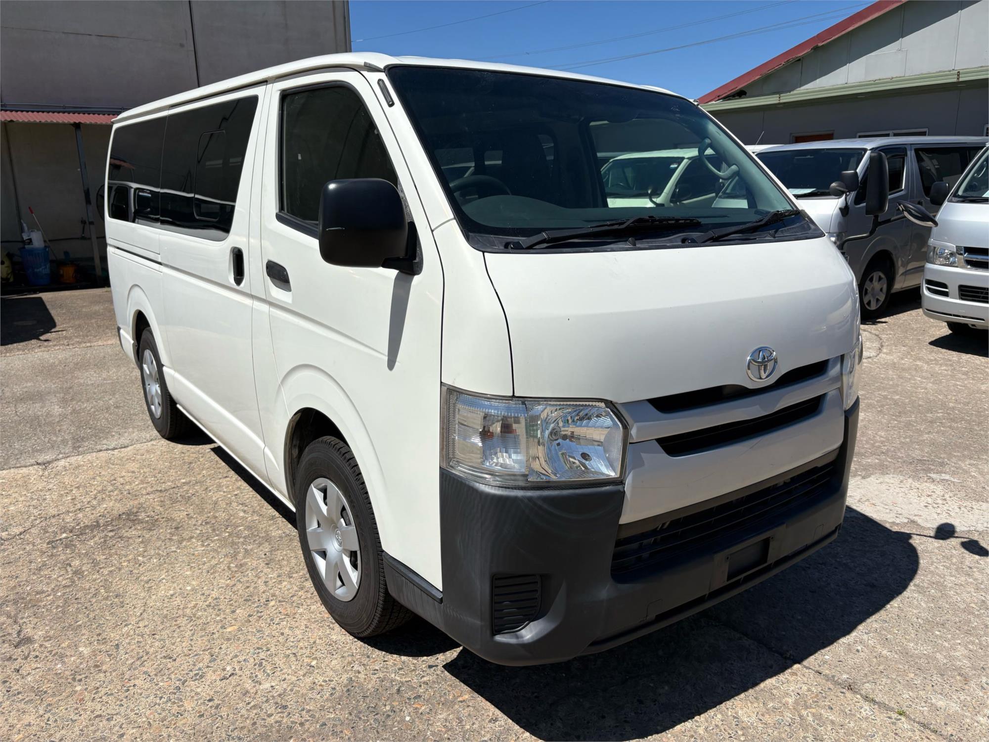 2016 TOYOTA HIACE 4D VAN LWB TRH201R MY16