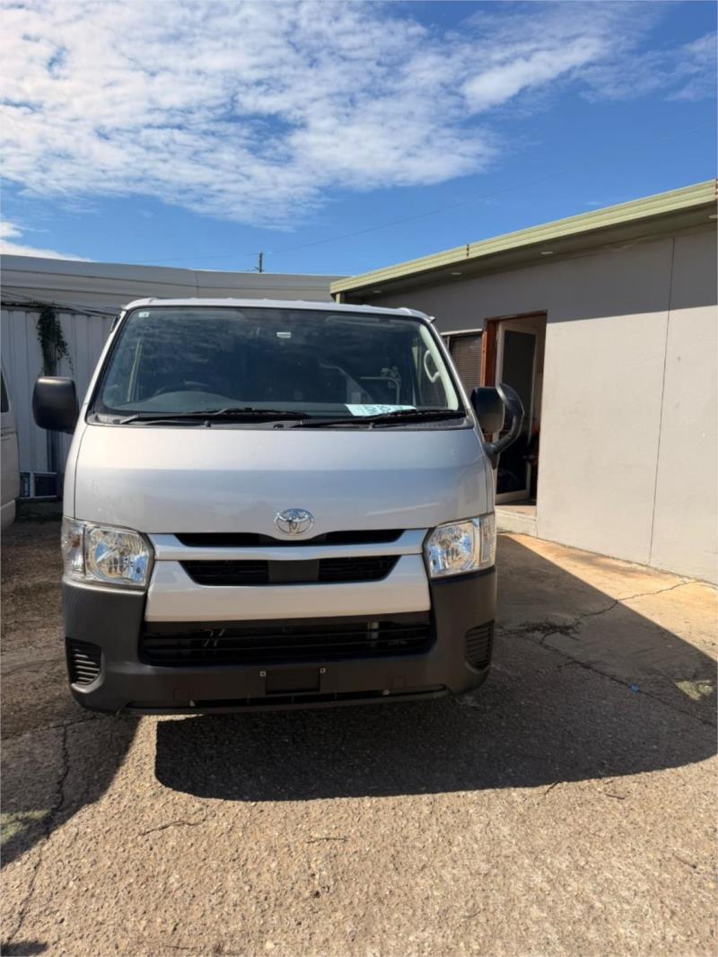 2020 TOYOTA HIACE 4DR VAN DX GDH201
