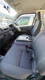 2017 TOYOTA HIACE 4DR VAN DX KDH206