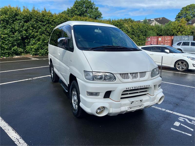 2005 Mitsubishi Delica Van Wagon Spacegear Active Field Edition  4WD PD6W