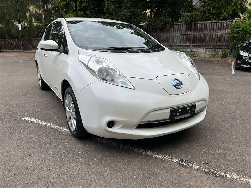 2016 Nissan LEAF Hatchback 30S AZE0