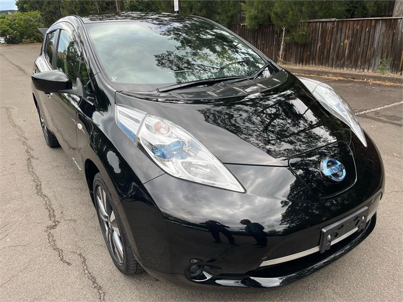 2017 Nissan LEAF HATCHBACK 30X AZE0