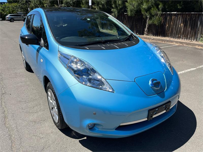 2016 Nissan LEAF Hatchback 30X AZE0